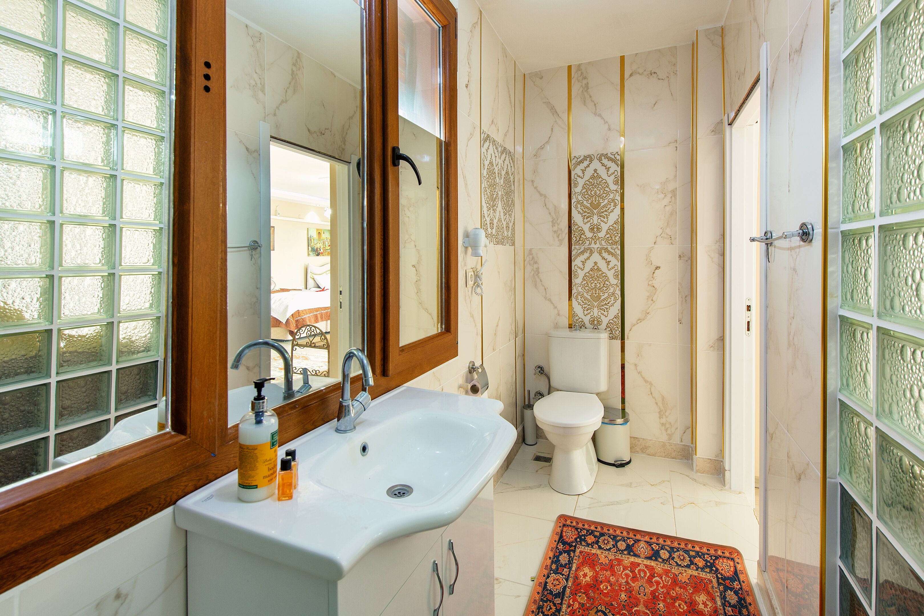 royal suite, balcony, mountain view | bathroom | shower, free toiletries, hair dryer, slippers