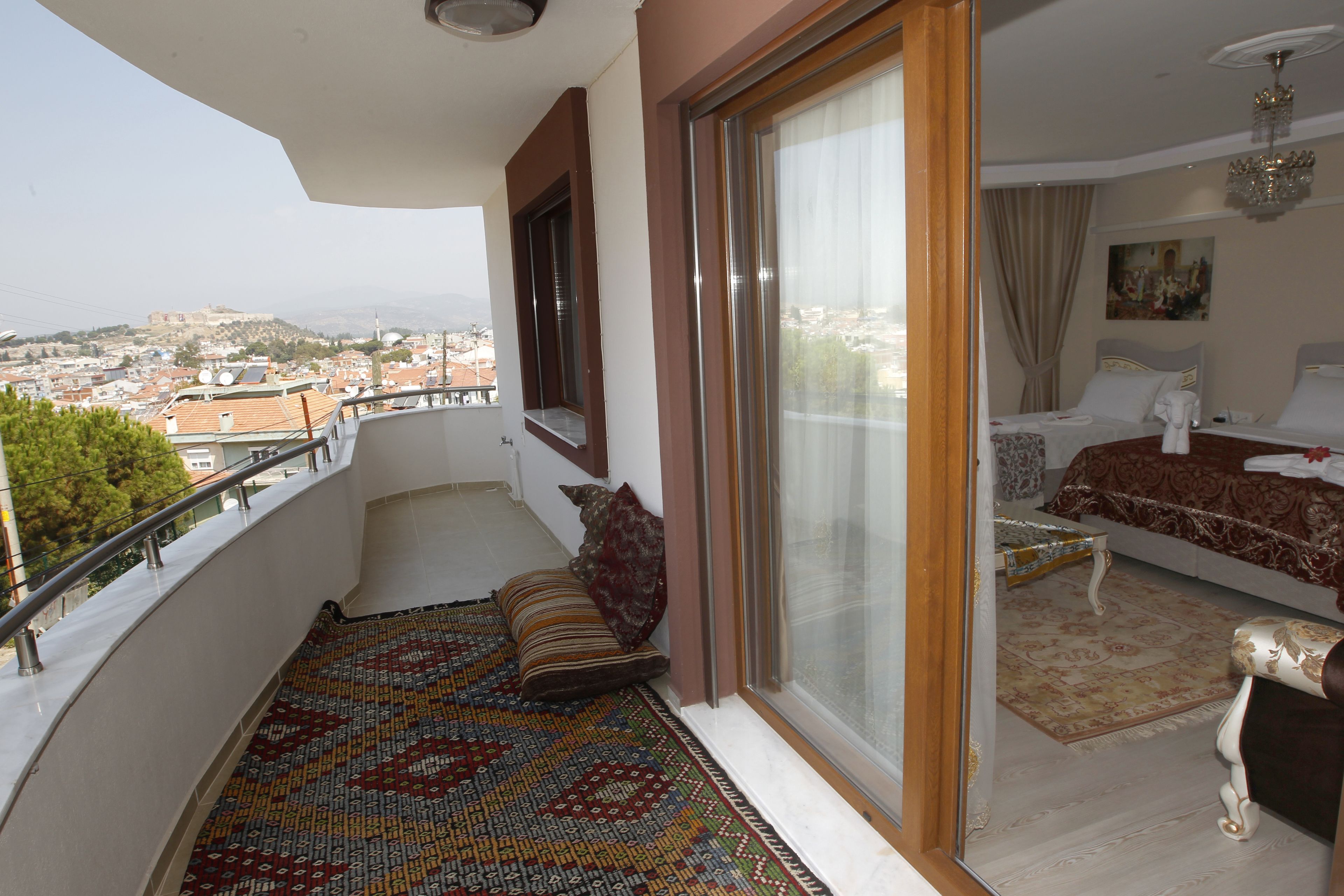 royal suite, balcony, mountain view | balcony