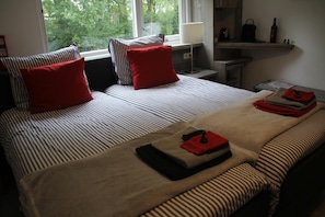 Minibar, in-room safe, desk, blackout curtains - B&B Op de Parkkamp (Havelte)