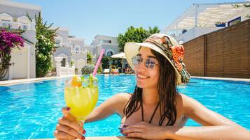 Piscina stagionale all'aperto, ombrelloni da piscina