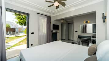 Camera Standard con letto matrimoniale o 2 letti singoli | Minibar, una cassaforte in camera, insonorizzazione