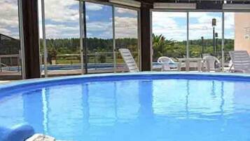 Piscine couverte, piscine extérieure