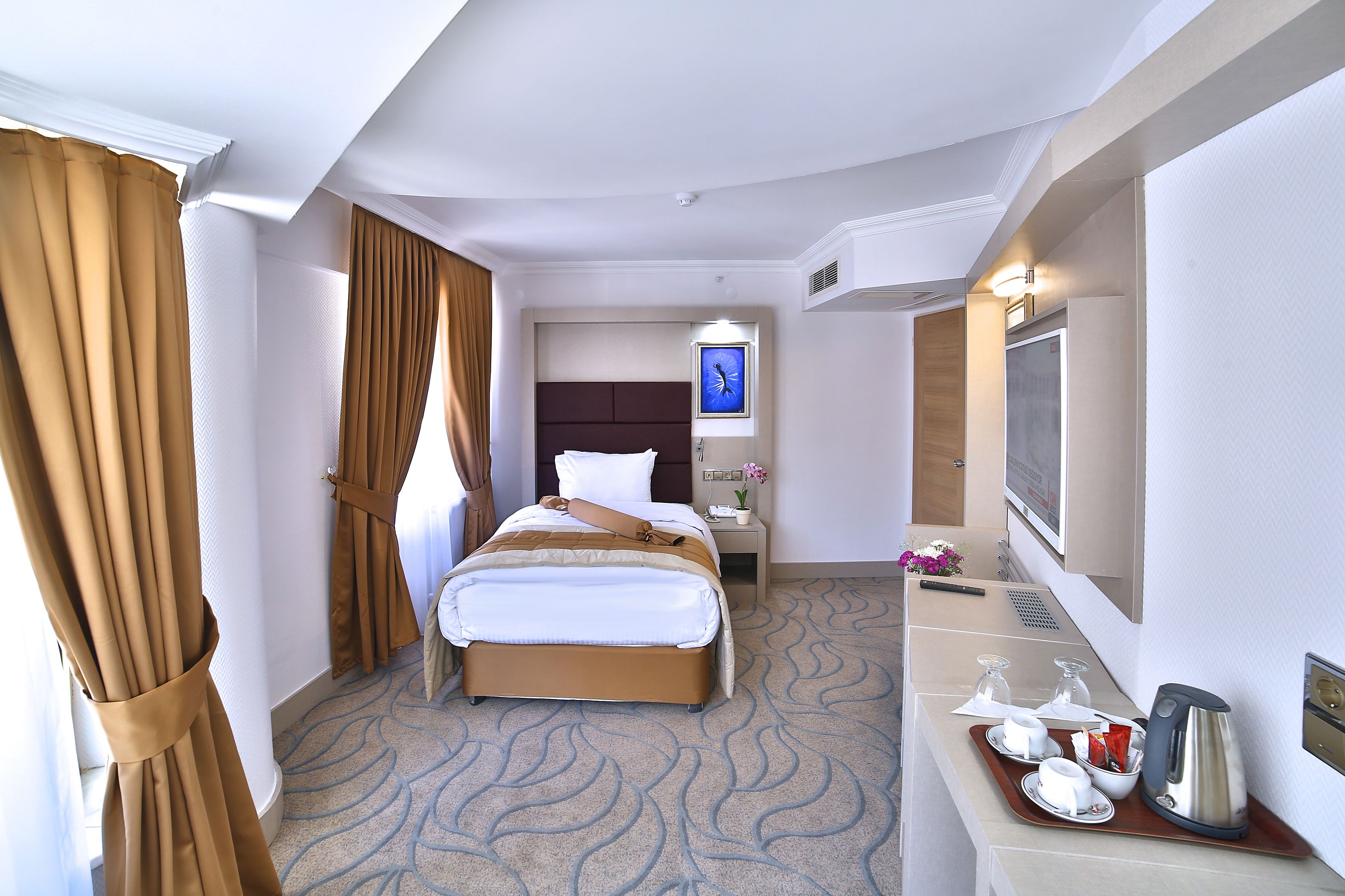 king suite | 1 bedroom, minibar, in-room safe, desk