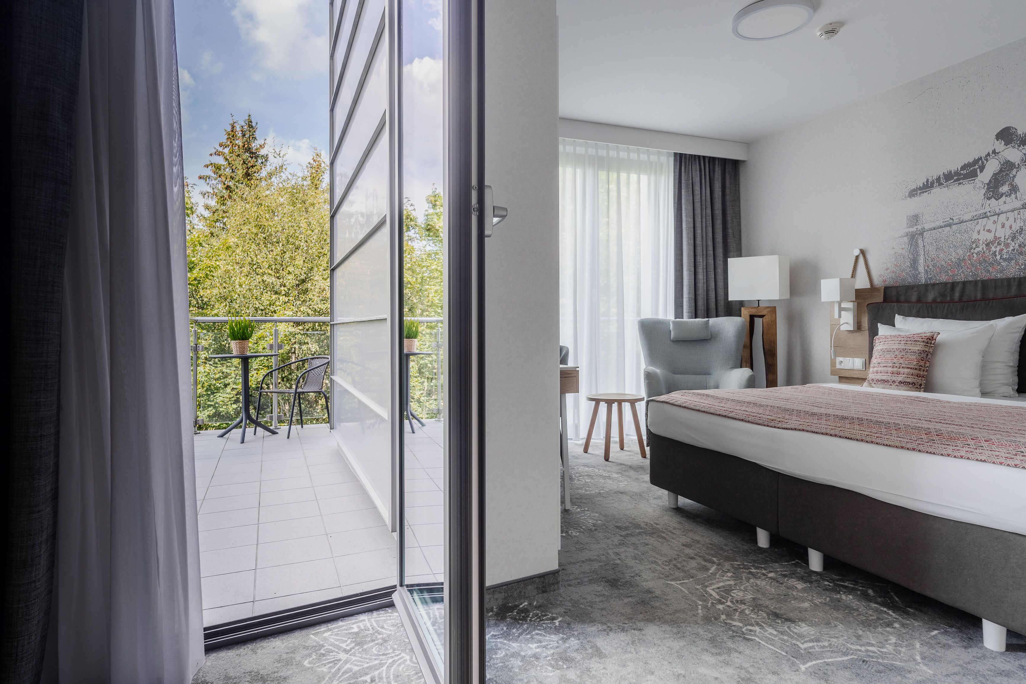 junior double or twin room | 1 bedroom, hypo-allergenic bedding, minibar, in-room safe