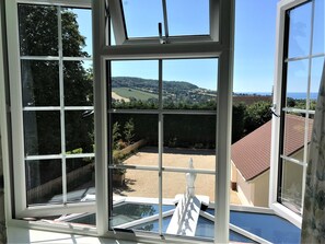 Deluxe Apartment, 1 King Bed, Non Smoking, Sea View | Valley view