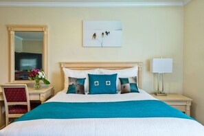 Room, 1 Queen Bed, Fireplace