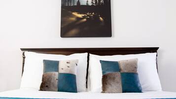 Business Room, Accessible | Premium bedding, blackout drapes, iron/ironing board, free WiFi