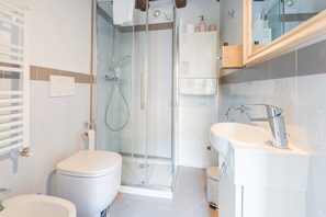 公寓, 1 间卧室 | 浴室 | 淋浴设施、免费洗浴用品、吹风机、坐浴桶