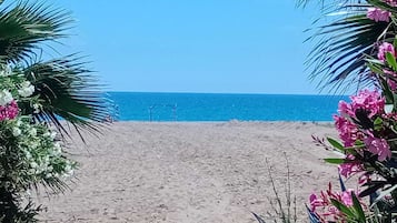 Private beach nearby, sun loungers, beach umbrellas