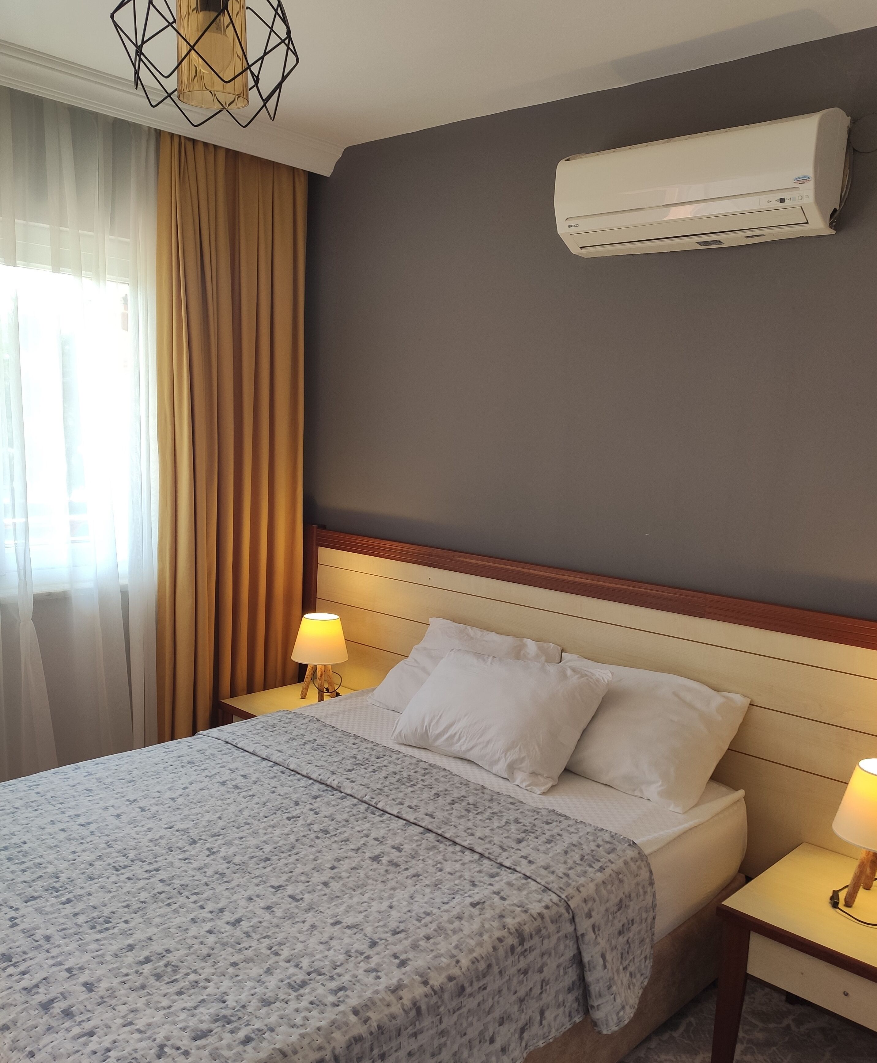 Standard Room | Egyptian cotton sheets, premium bedding, minibar, desk