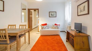Apartment, 1 Bedroom | Living area - Suite del Doge (Verona)