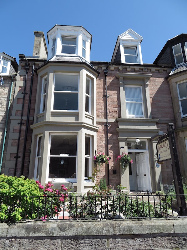 Fachada de la propiedad