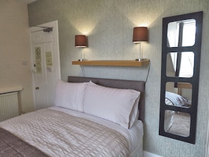 Habitación básica doble, baño en la habitación (Room 4) | Sábanas de algodón egipcio y ropa de cama de alta calidad 