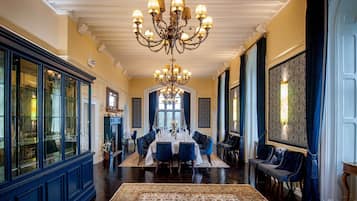 Breakfast, lunch, dinner served; local cuisine, garden views