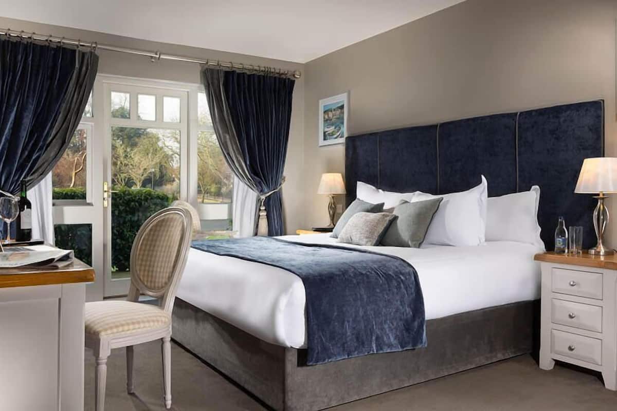 premium bedding, individually decorated, individually furnished, desk