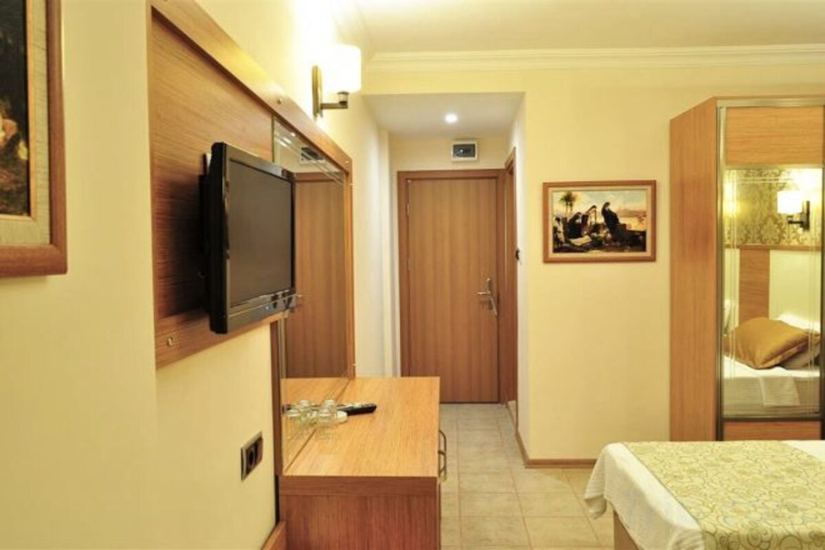 Minibar, in-room safe, desk, soundproofing