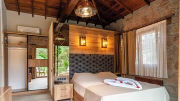 Minibar, in-room safe, desk, soundproofing