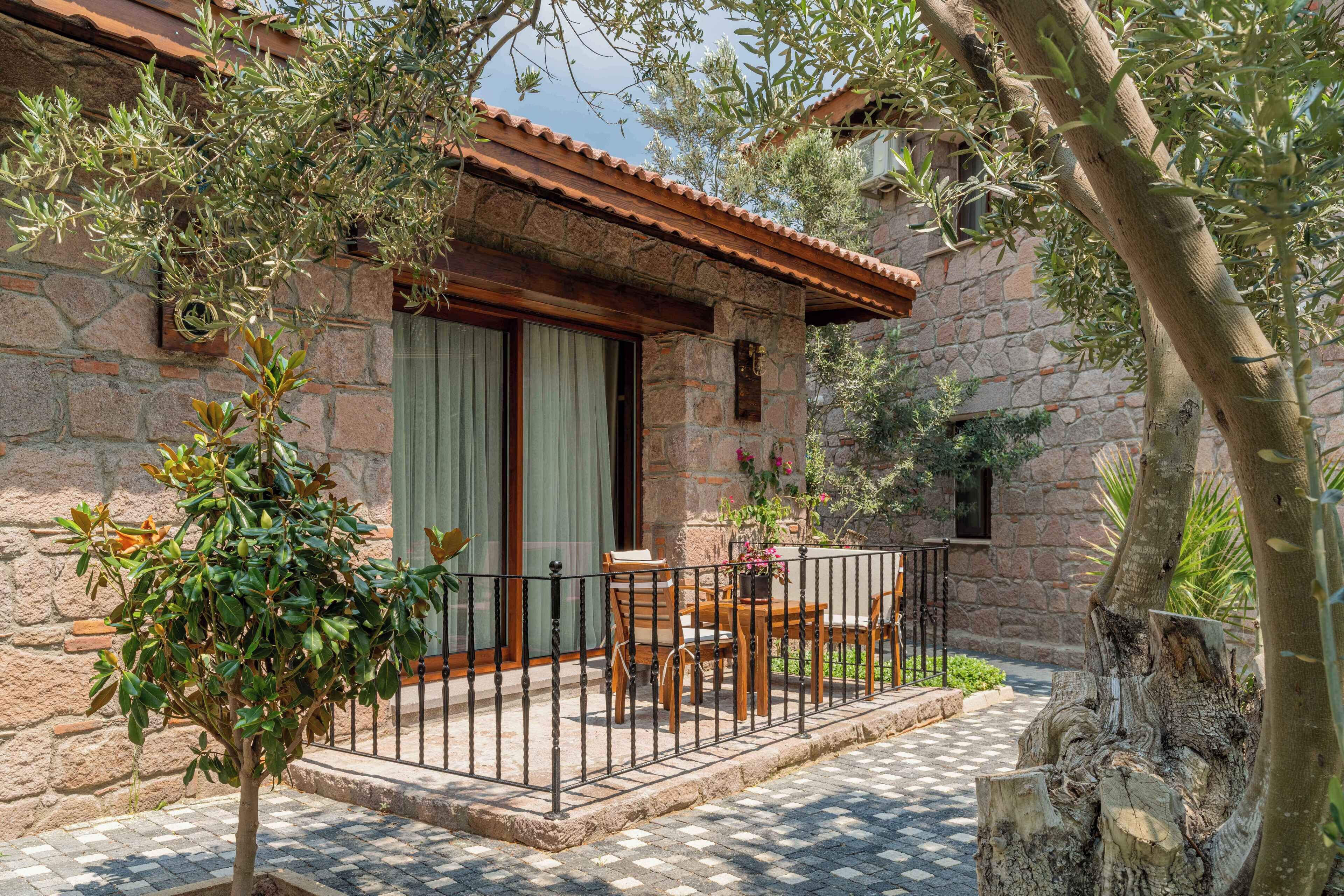 minibar, in-room safe, desk, soundproofing