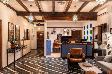 Hotel Castillo de Monda - view 3