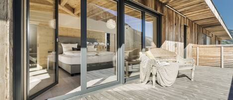 Deluxe Penthouse, 3 Bedrooms (pay 200 EUR cleaning fee at check-in)