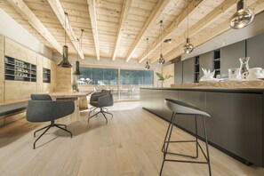 디럭스 펜트하우스, 침실 3개 (pay 180 EUR cleaning fee at check-in) | 객실 내 식사 공간