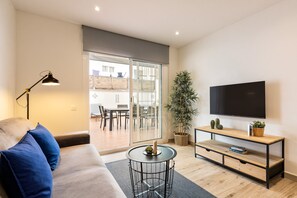 Luxury Apartment, 3 Bedrooms, City View | Living room | 43-inch Smart TV with satellite channels