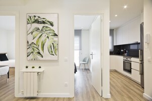 Caja de seguridad en la habitaciĂłn, escritorio y cortinas blackout