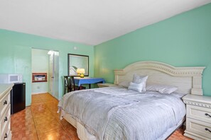 Grand Room, Pool View