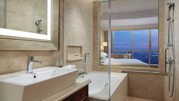 Separate tub and shower, deep soaking tub, rainfall showerhead