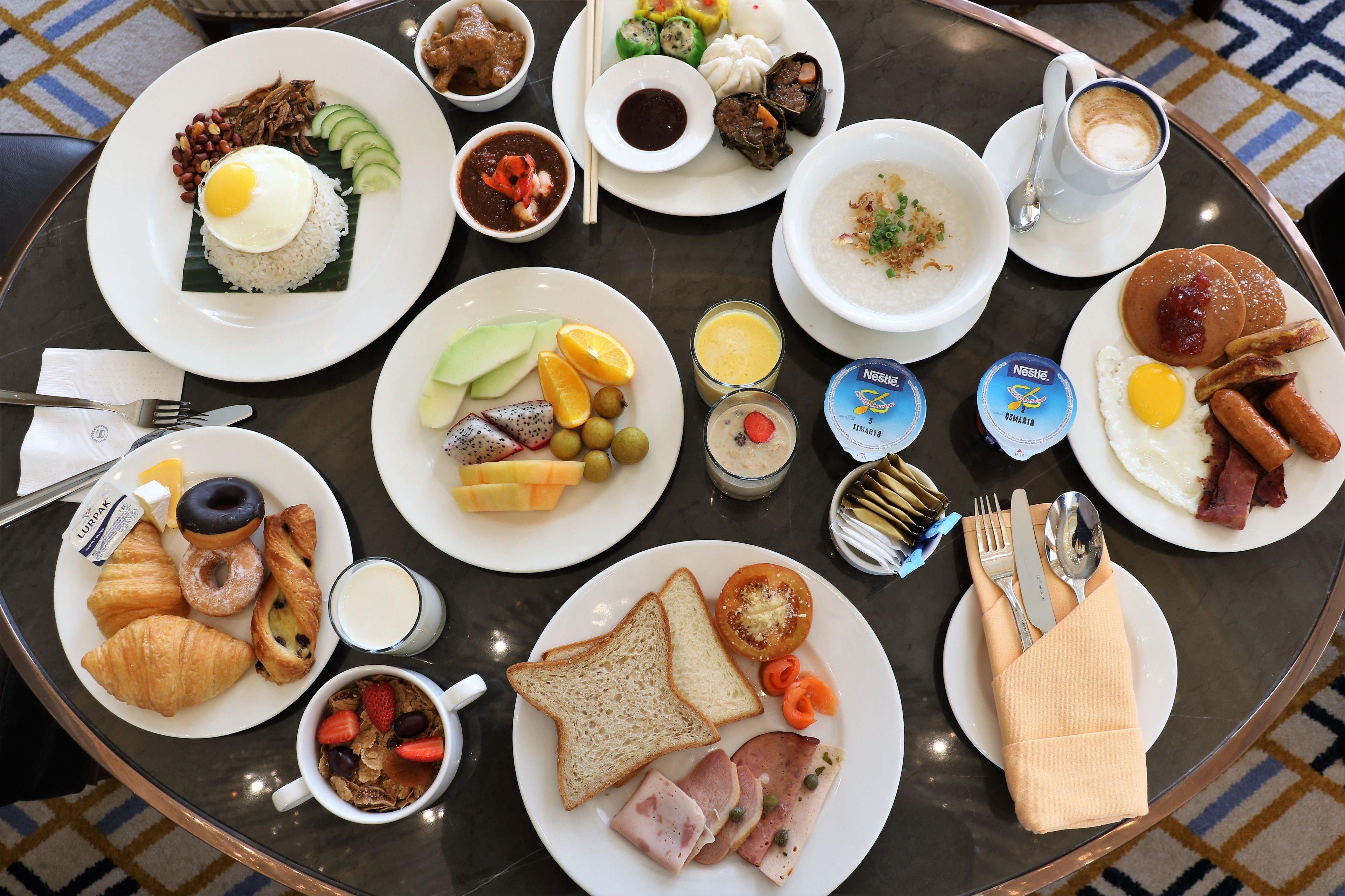 Daily buffet breakfast (MYR 68 per person)