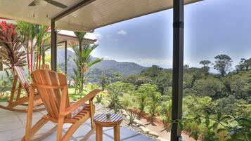 Deluxe Casita, 1 King Bed Palmas | 1 bedroom, premium bedding, pillow-top beds, in-room safe