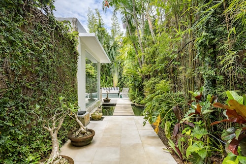 Esha Villa Drupadi Seminyak