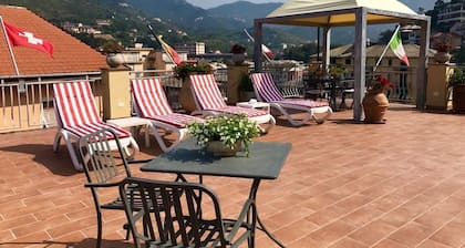 Hotel Dora