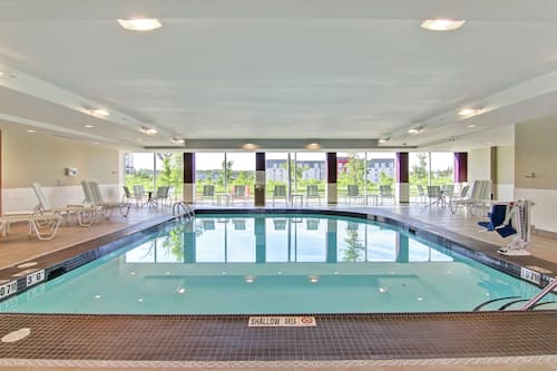 Piscine intérieure