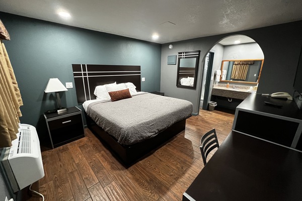 Standard Room | Desk, bed sheets
