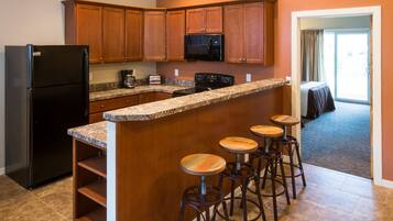 Luxury Cottage, 2 Bedrooms, Fireplace | Private kitchen | Fridge, microwave, oven, dishwasher