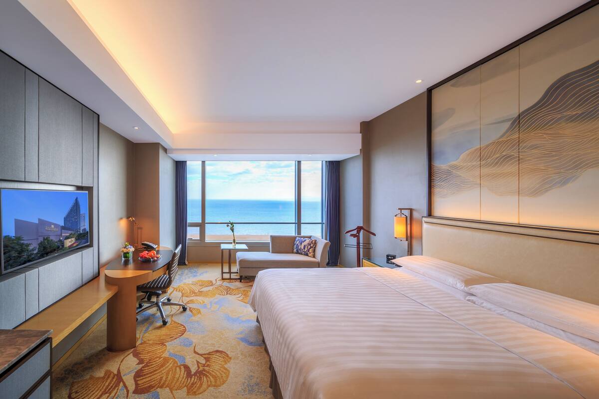 horizon club, room, 1 king bed, sea view | 1 bedroom, premium bedding, down duvets, free minibar