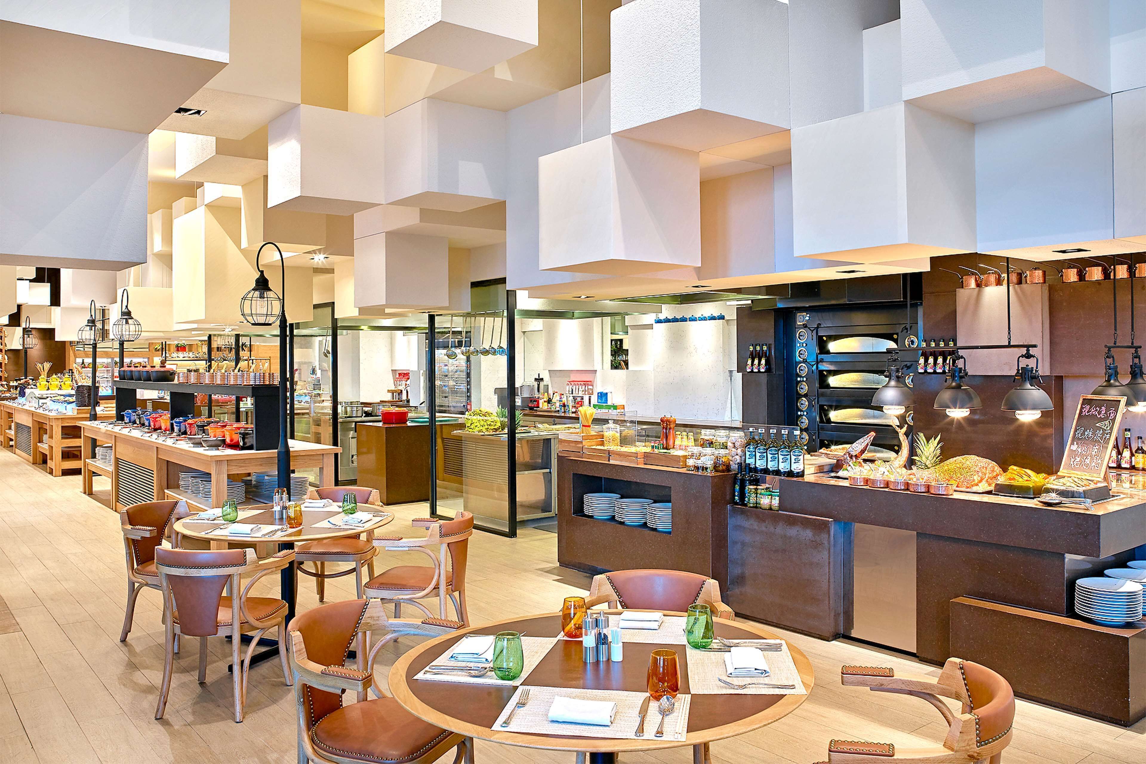 2 restaurants, breakfast, lunch served; local and international cuisine