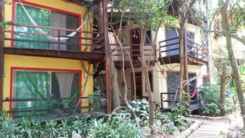 Mặt tiền nơi lưu trú