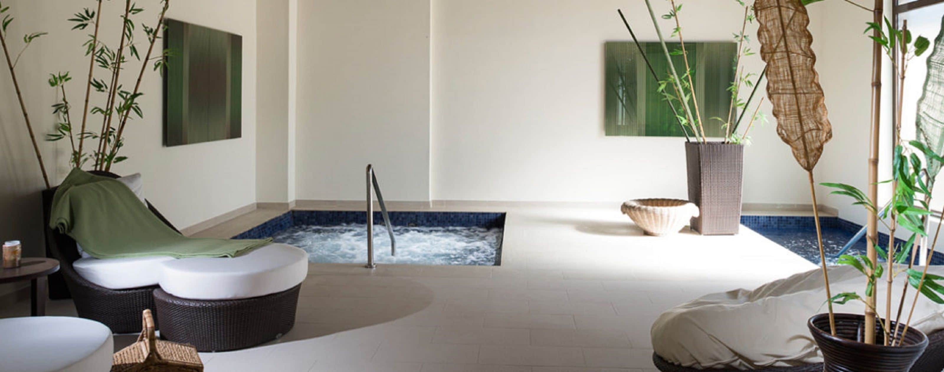 Sauna, hot tub, steam room, body treatments, hydrotherapy, aromatherapy