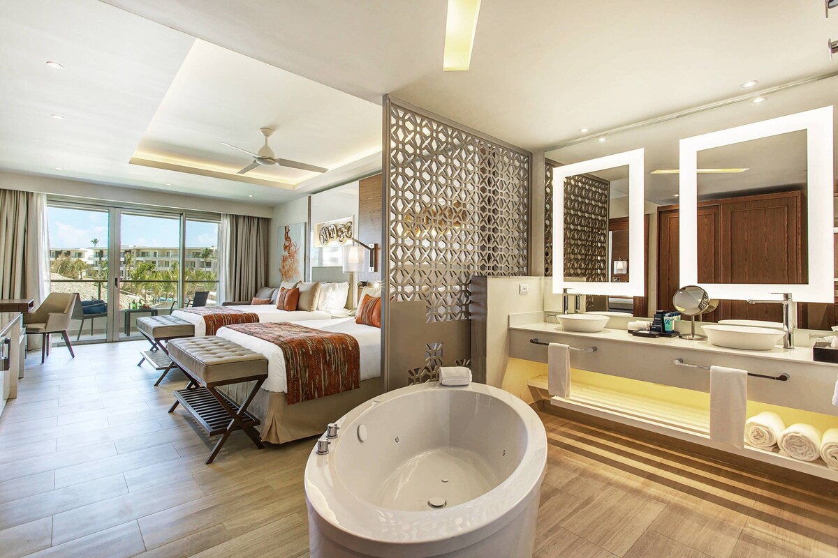 Premium bedding, minibar, in-room safe, individually decorated