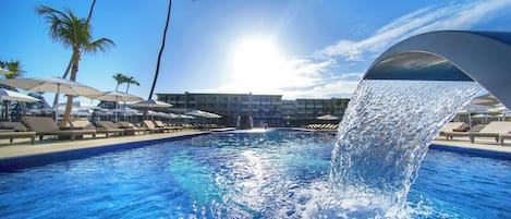 Udendørs pool, hytter (tillægsgebyr), parasoller