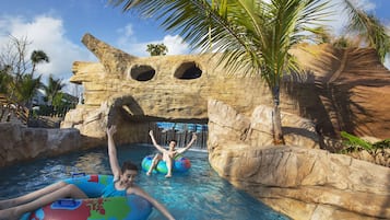 Outdoor pool, cabanas (surcharge), pool umbrellas