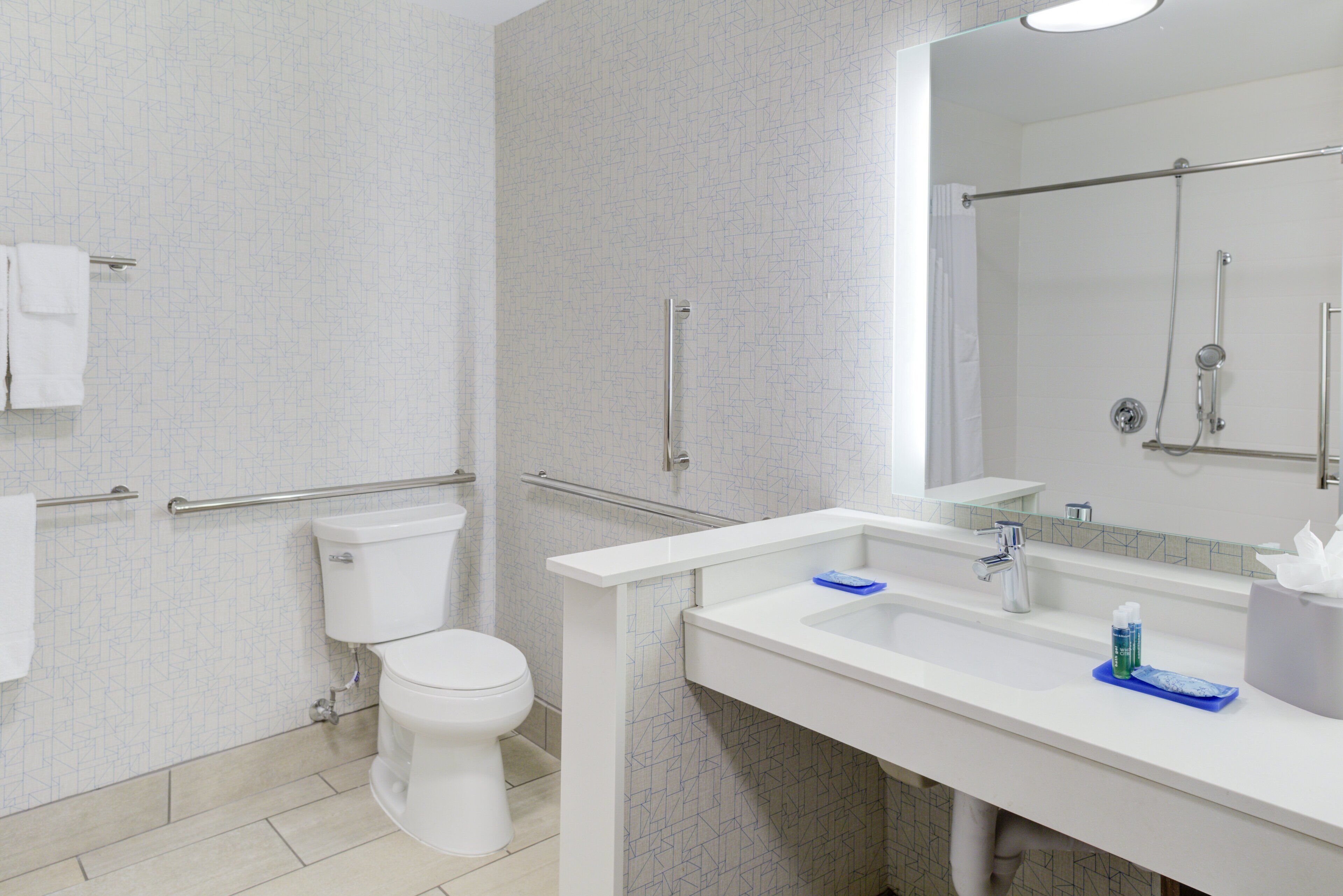 1 bedroom, in-room safe, desk, blackout curtains