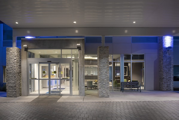 Exterior - Holiday Inn Express and Suites North Brunswick by IHG (North Brunswick)