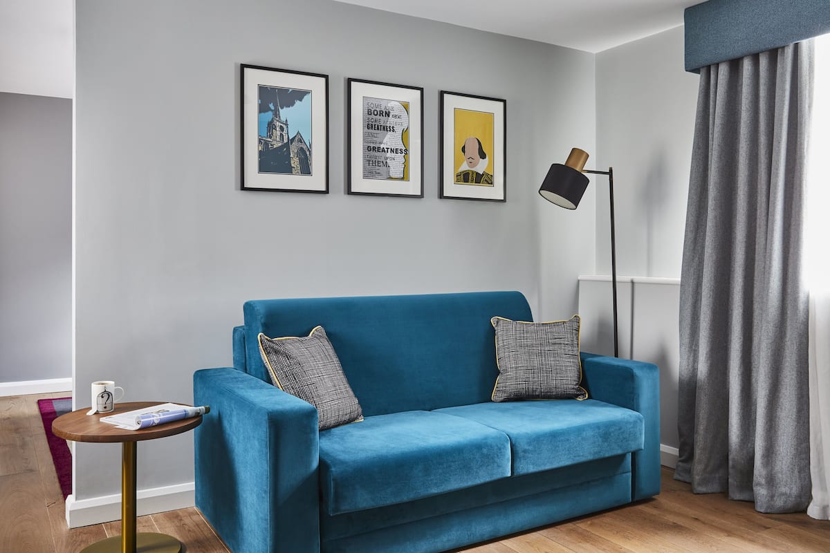 Suite, 1 cama King size | Ropa de cama hipoalergénica y minibar