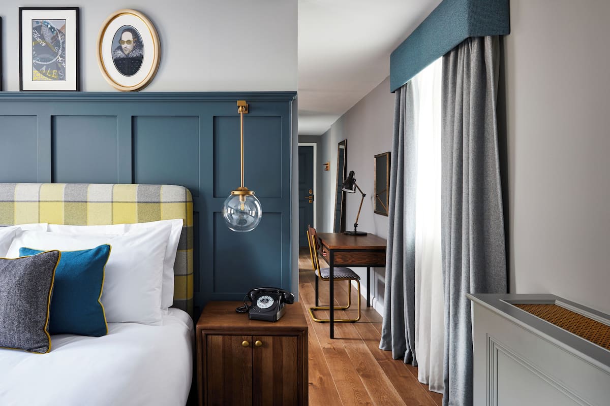 minibar, in-room safe, individually decorated, individually furnished