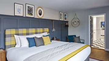 Hypo-allergenic bedding, minibar, in-room safe, individually decorated