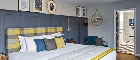 Hypo-allergenic bedding, minibar, in-room safe, individually decorated