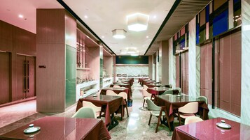 Free continental breakfast